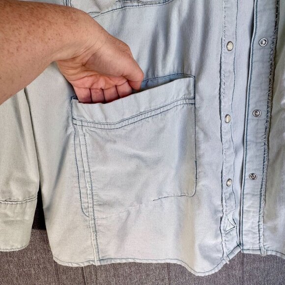 We The Free Free People 100% Cotton Corduroy Light Blue Pearl Snap Shaket Szie L - Picture 8 of 13